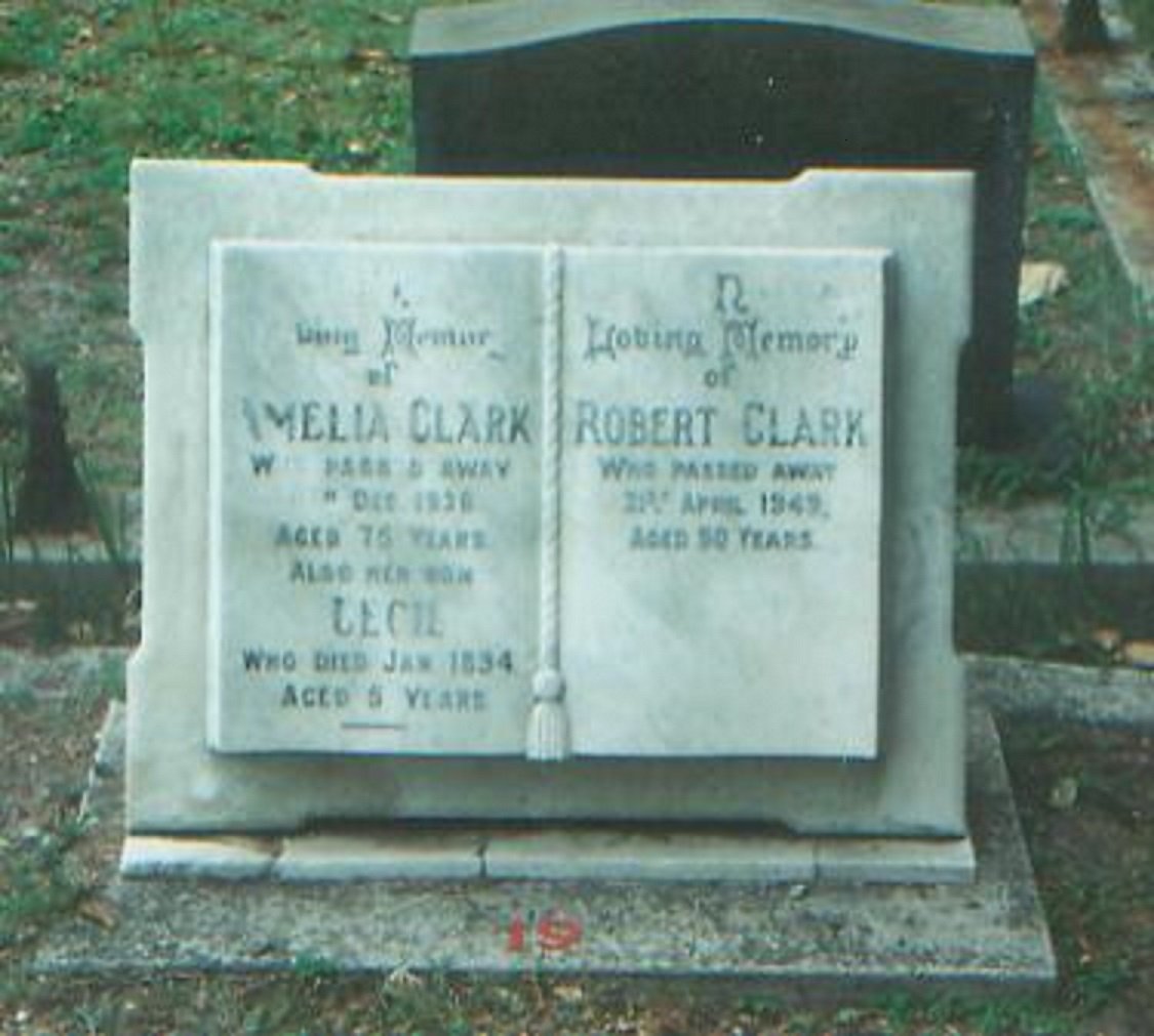 CLARK Robert -1949 &amp; Amelia -1936 :: CLARK Cecil -1934