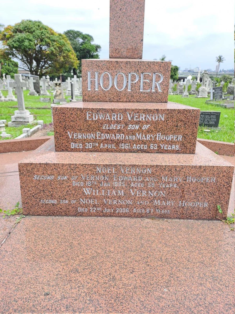 HOOPER :: BROWN :: THOMSON _4