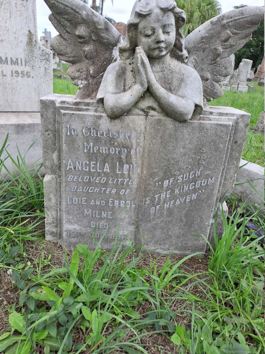 MILNE Angela Loie 