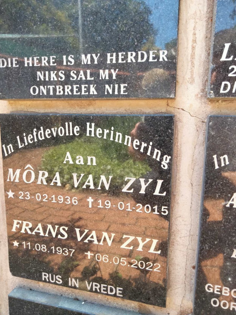 ZYL Mora, van 1936-2015 &amp; Frans 1937-2022