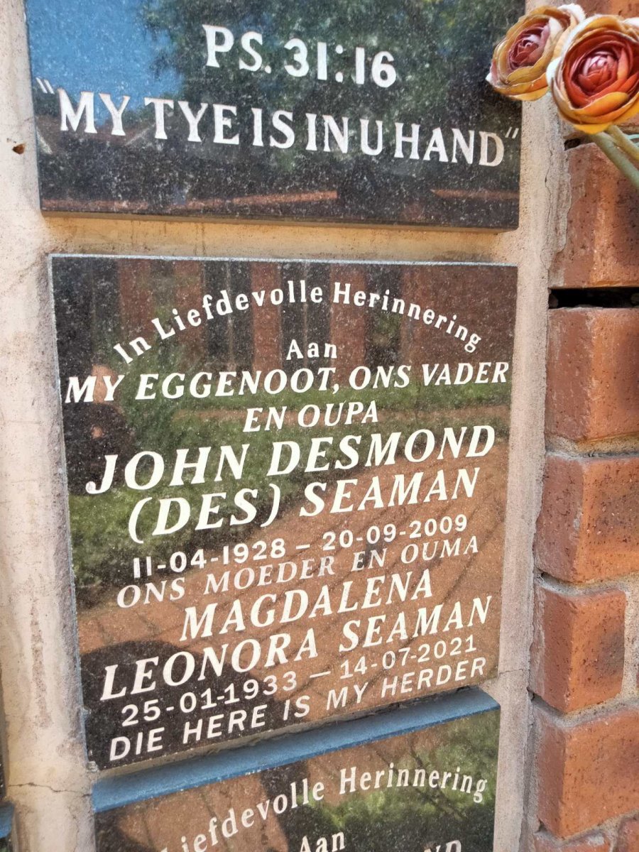 SEAMAN John Desmond 1928-2009 &amp; Magdalena Leonora 1933-2021