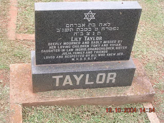 TAYLOR Lily