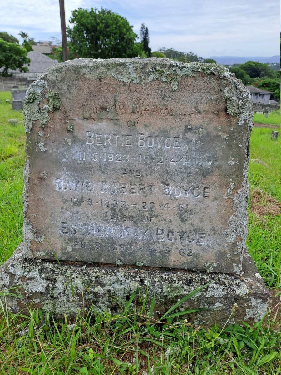 BOYCE David Robert 1883-1961 :: BOYCE Esther May 1893-1962 :: BOYCE Bertie 1923-1944