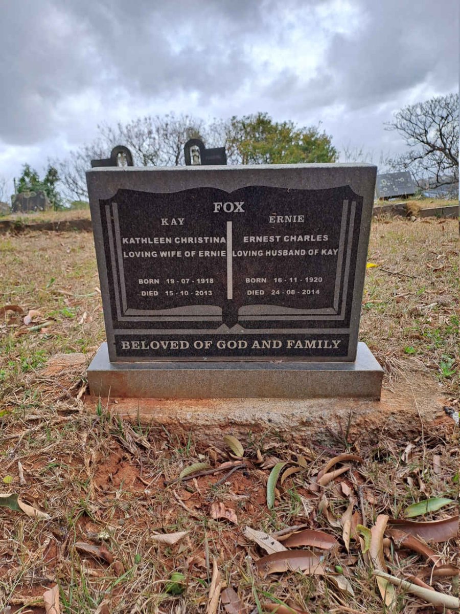 FOX Ernest Charles 1920-2014 & Kathleen Christina 1918-2013