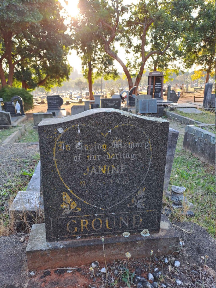 GROUND Janine 1981-1985