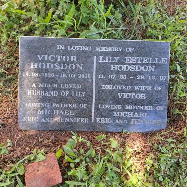 HODSDON Victor 1920-2015 & Lily Estelle 1923-1997