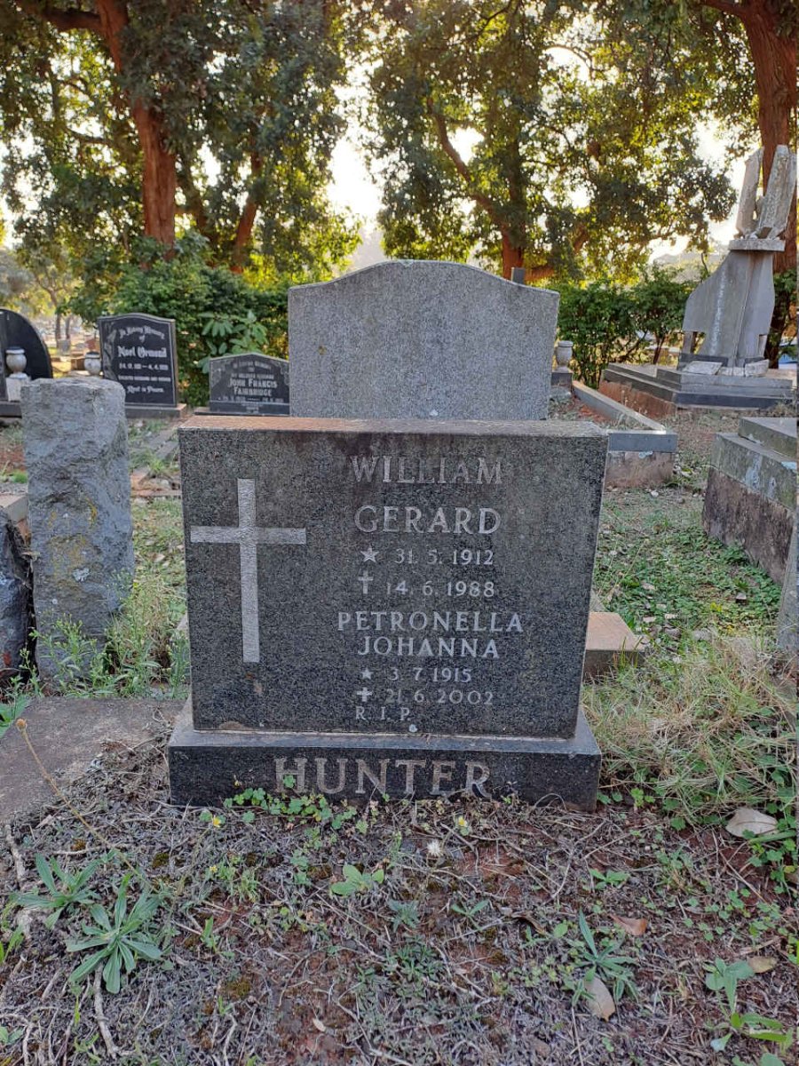 HUNTER William Gerard 1912-1988 & Petronella Johanna 1915-2002