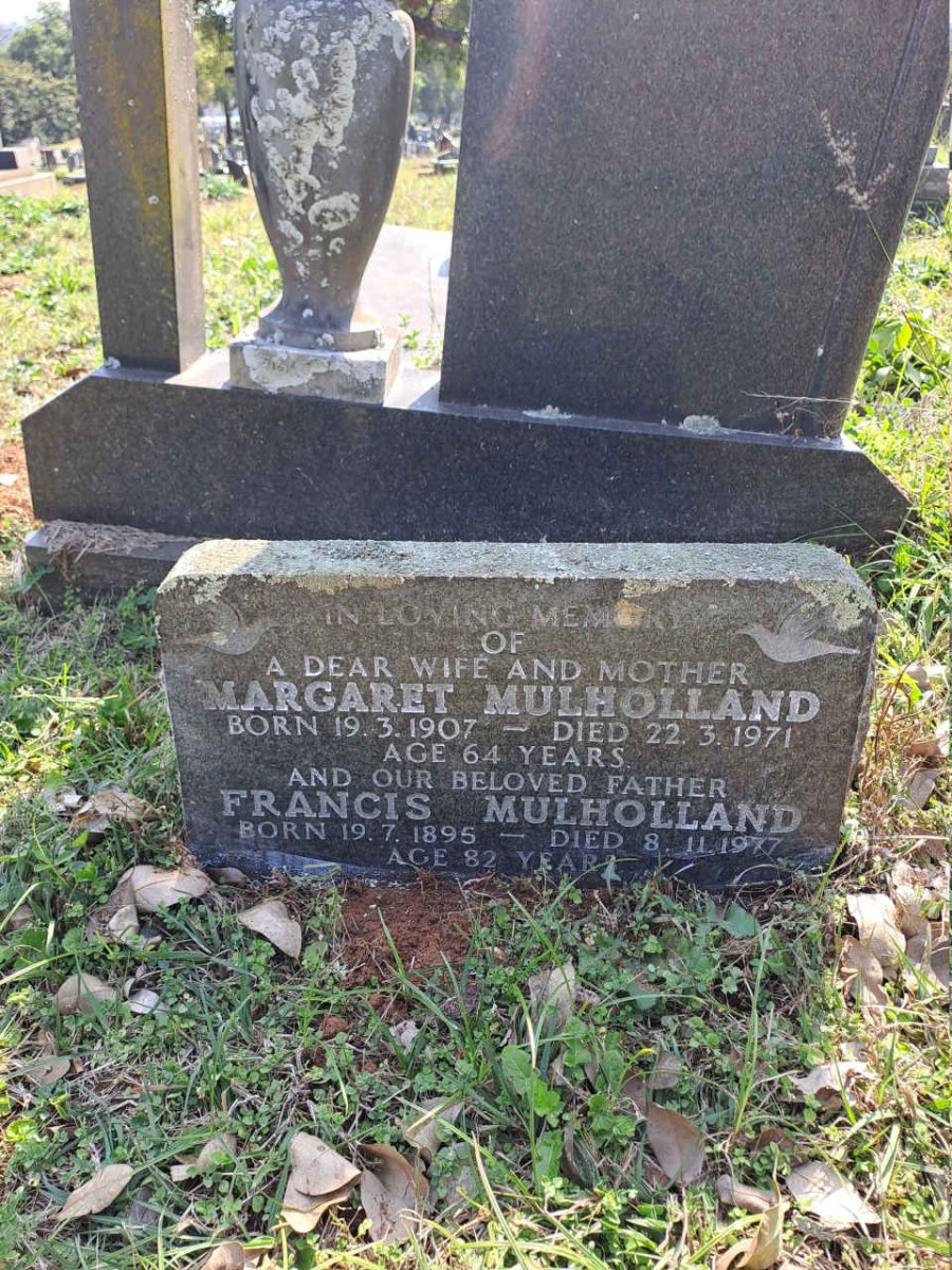 MULHOLLAND Francis 1895-1977 & Margaret 1907-1971