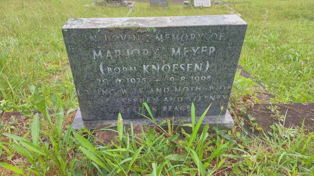 MEYER Marjory nee KNOESEN 1926-1995