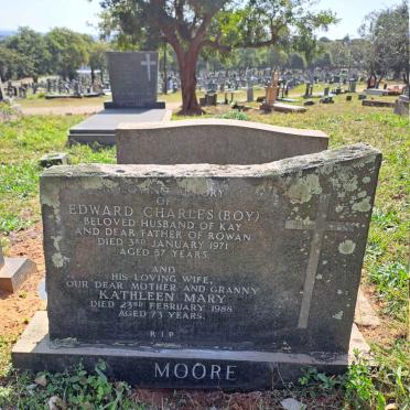 MOORE Edward Charles -1971 & Kathleen Mary -1988