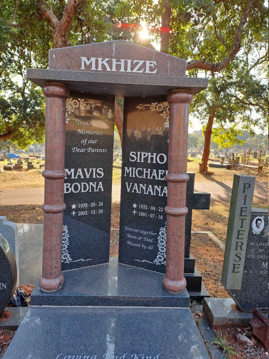 MKHIZE Sipho Michael Vanana 1932-1991 & Mavis Bodna 1935-2002
