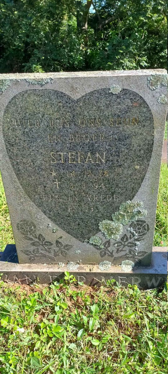 MERWE William, van der 1940-2006 & Maria 1948- :: VAN DER MERWE Stefan 1976-1994 :: VAN MEYEREN Maria nee PRINSLOO 1915-2005 _2