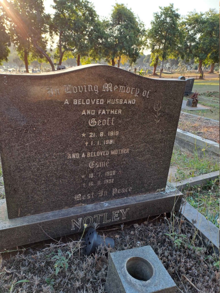 NOTLEY Geoff 1919-1981 & Esme 1928-1992