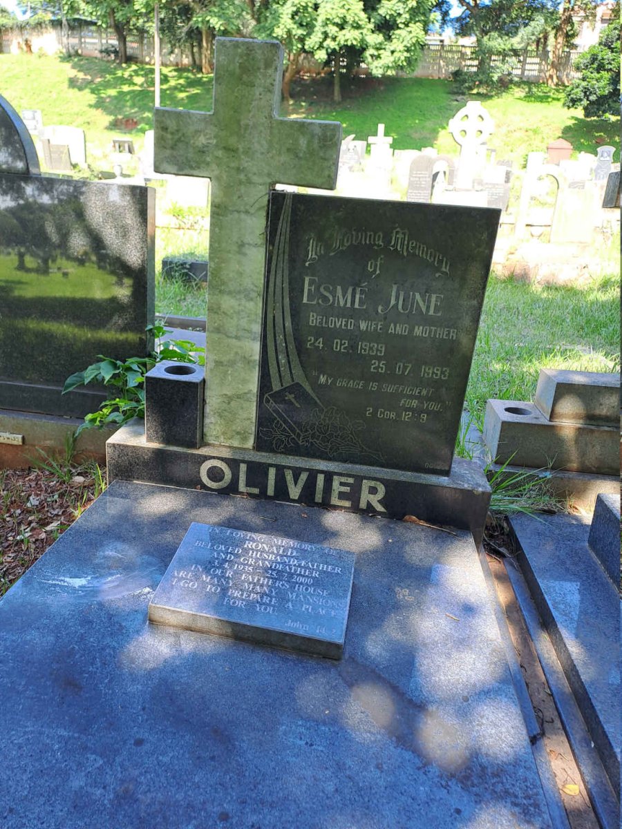 OLIVIER Ronald 1935-2000 & Esme June 1939-1993