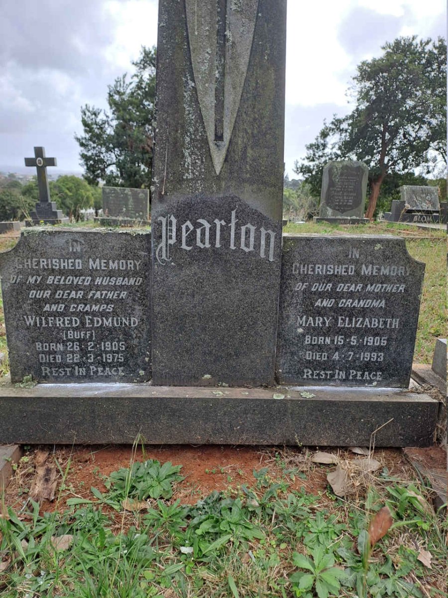 PEARTON Wilfred Edmund 1905-1975 & Mary Elizabeth 1905-1993