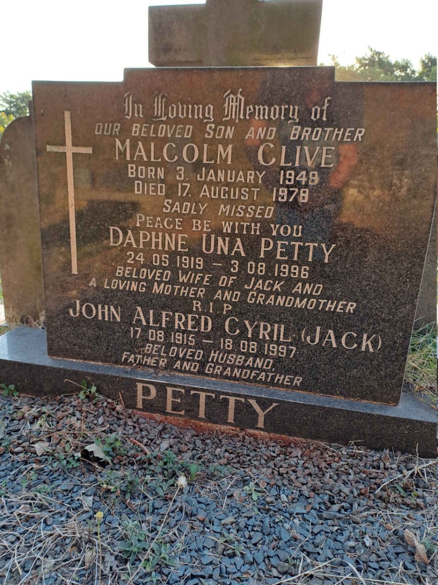 PETTY John Alfred Cyril 1915-1997 & Daphne Una 1919-1996 :: PETTY Malcolm Clive 1948-1978