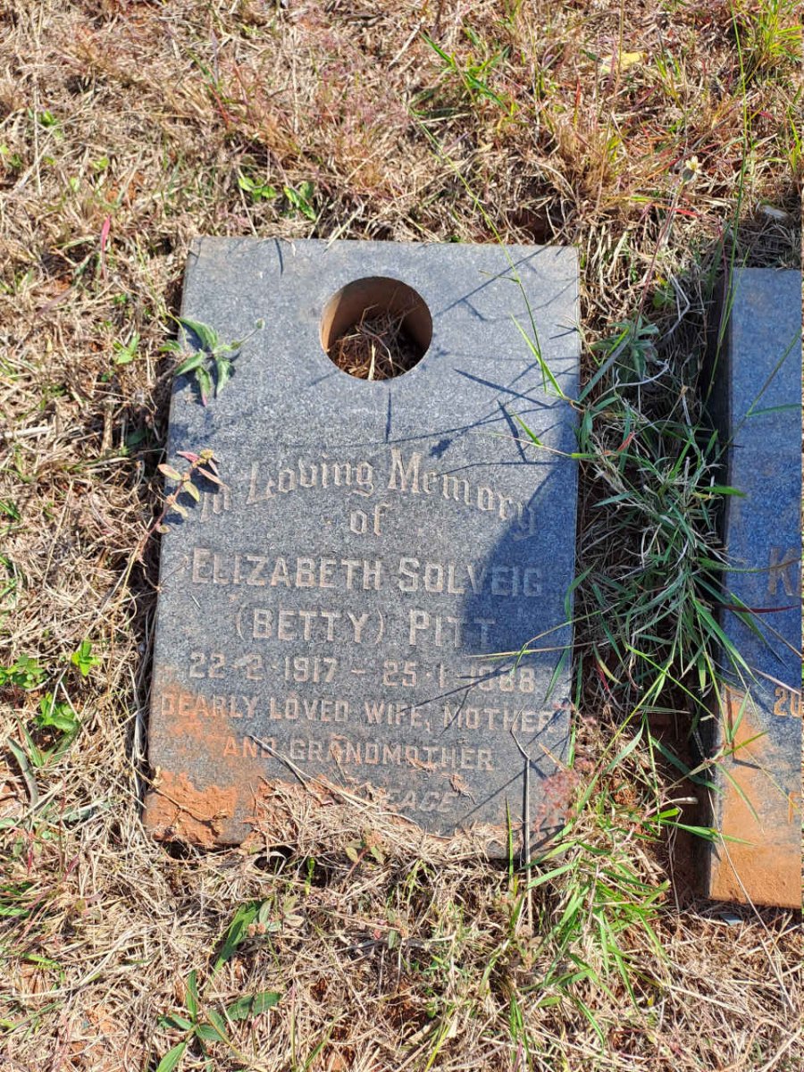 PITT Elizabeth Solveig 1917-1988