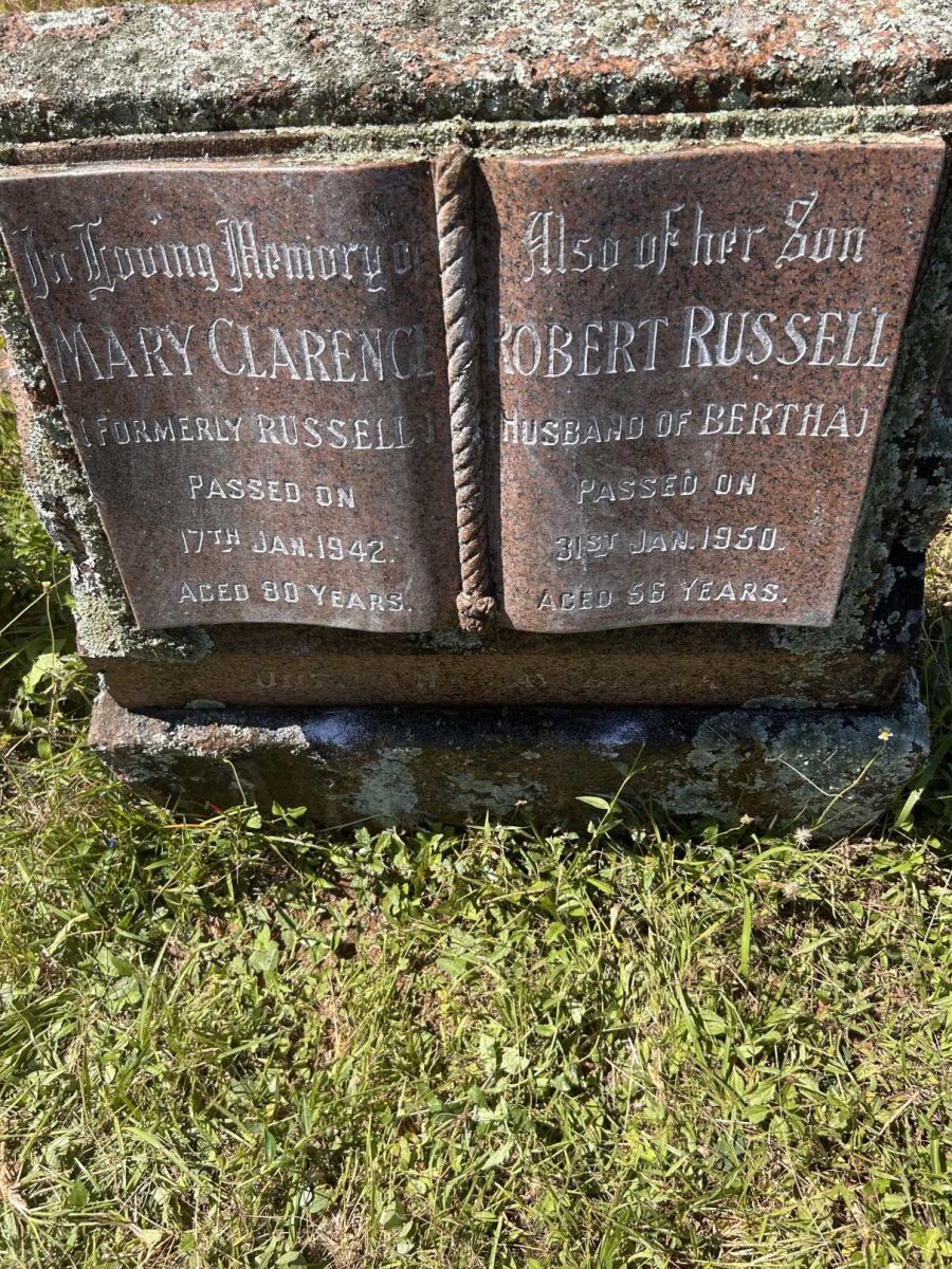 RUSSELL Robert -1950 :: CLARENCE Mary formerly RUSSELL -1942