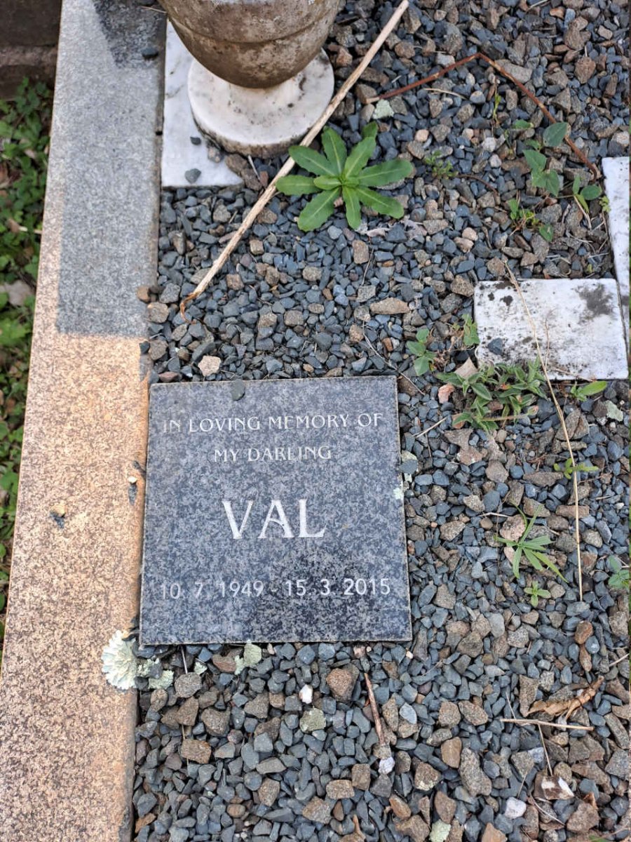 SMITH Val 1949-2015