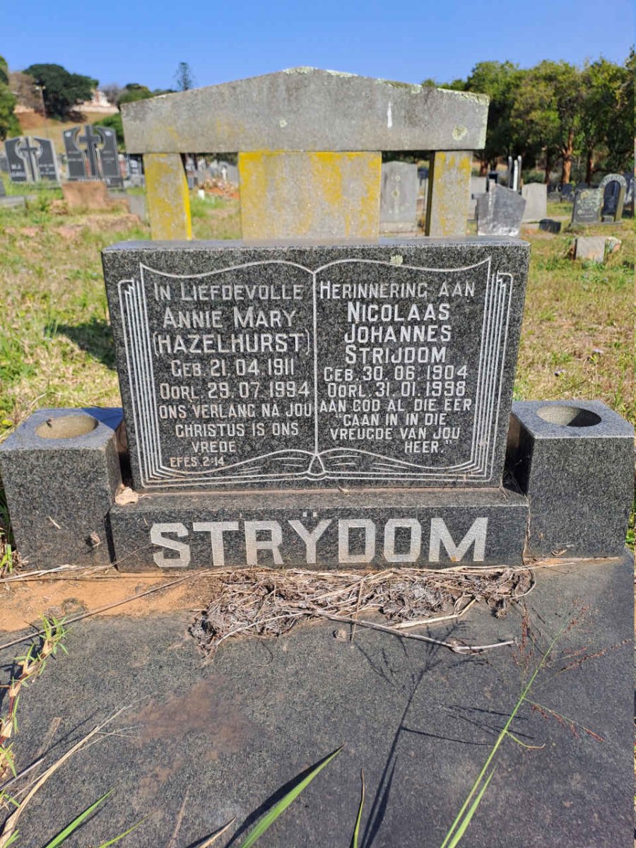 STRYDOM Nicolaas Johannes 1904-1998 & Annie Mary HAZELHURST 1911-1994