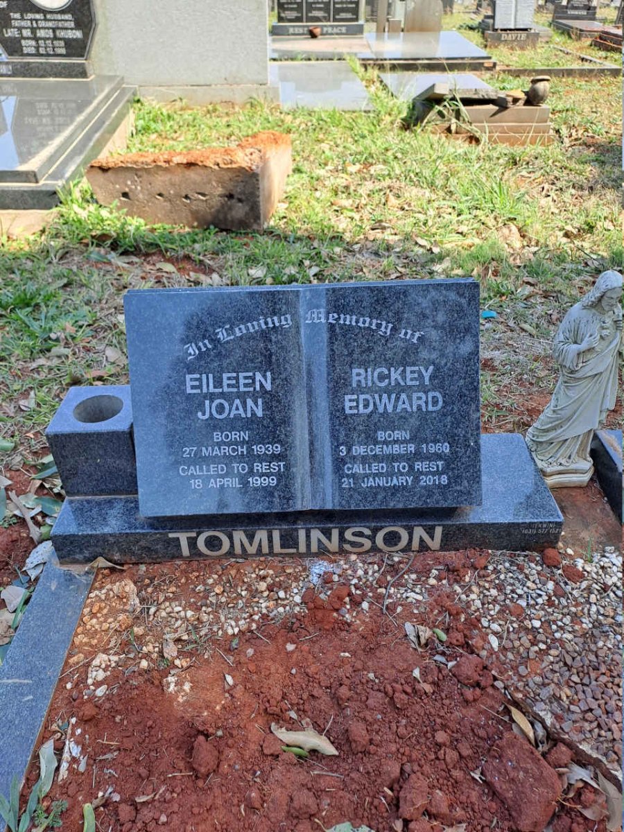 TOMLINSON Rickey Edward 1960-2018 :: TOMLINSON Eileen Joan 1939-1999