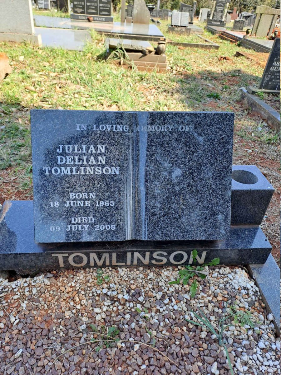 TOMLINSON Julian Delian 1965-2008