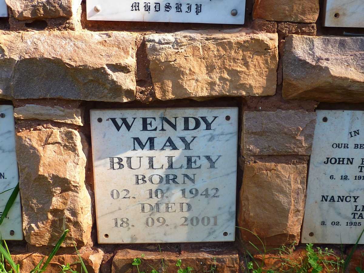 BULLEY Wendy May 1942-2001