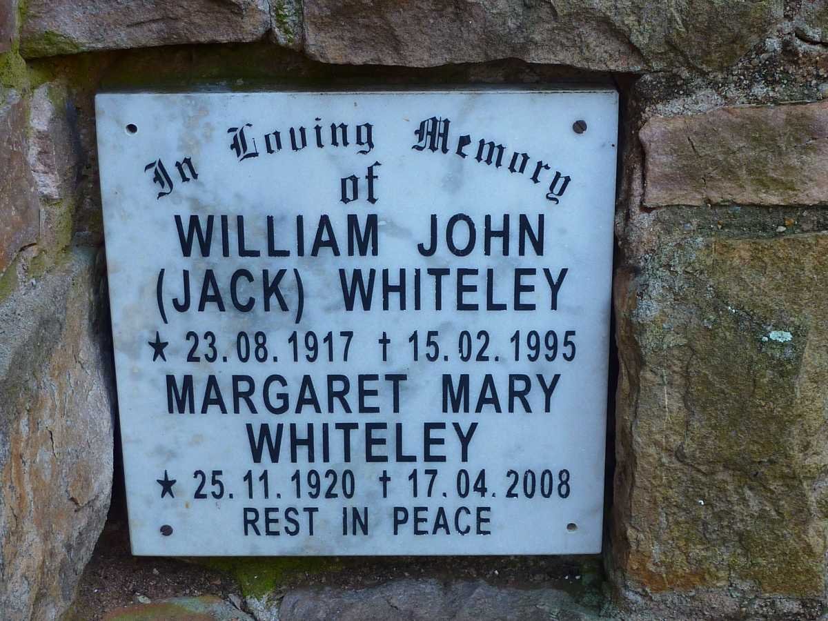 WHITELEY William John 1917-1995 &amp; Margaret Mary 1920-2008
