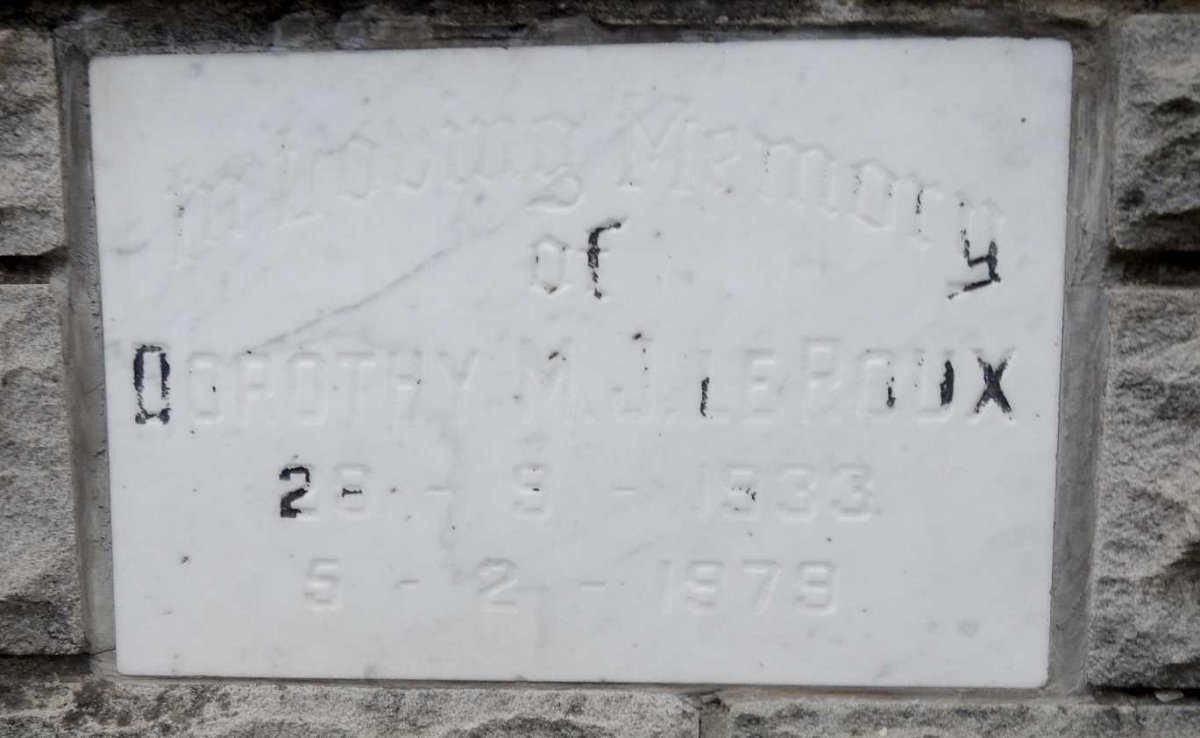 ROUX Dorothy M., le 1933-1973