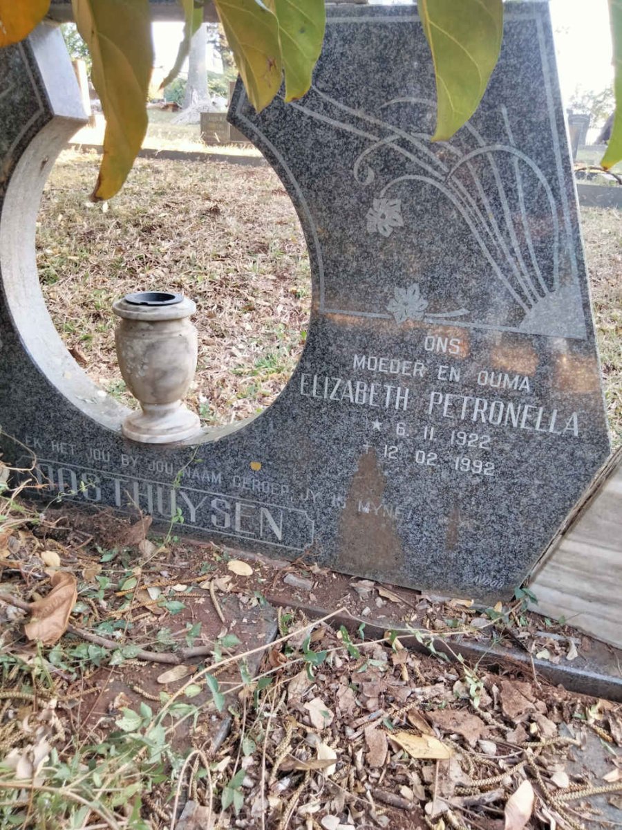 OOSTHUYSEN Elizabeth Petronella 1922-1992
