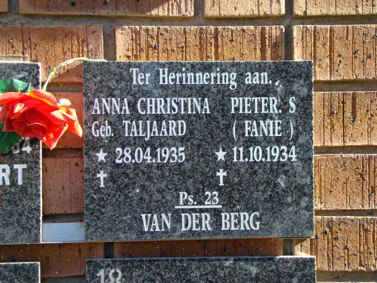 BERG Pieter S., van der 1934- &amp; Anna Christina TALJAARD 1935-