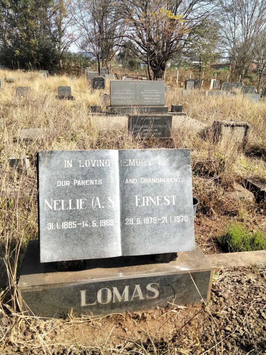 LOMAS Ernest 1878-1970 & Nellie 1885-1969