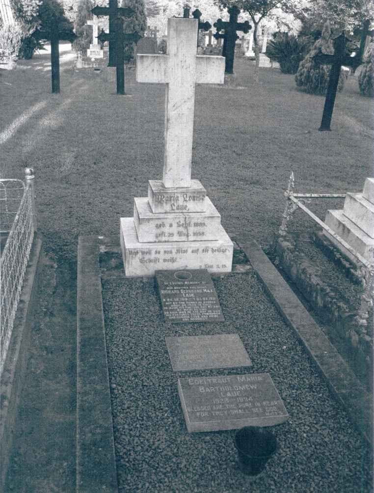 LAUE Maria Louise 1889-1958 :: LAUE Richard Bernhard Max 1919-1991 :: BARTHOLOMEW Edeltraut  Maria nee LAUE  1928-1934