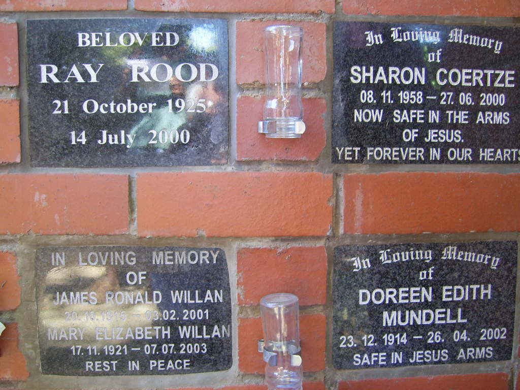 COERTZE Sharon 1958-2000 :: MUNDELL Doreen Edith 1914-2002 :: ROOD Ray 1925-2000