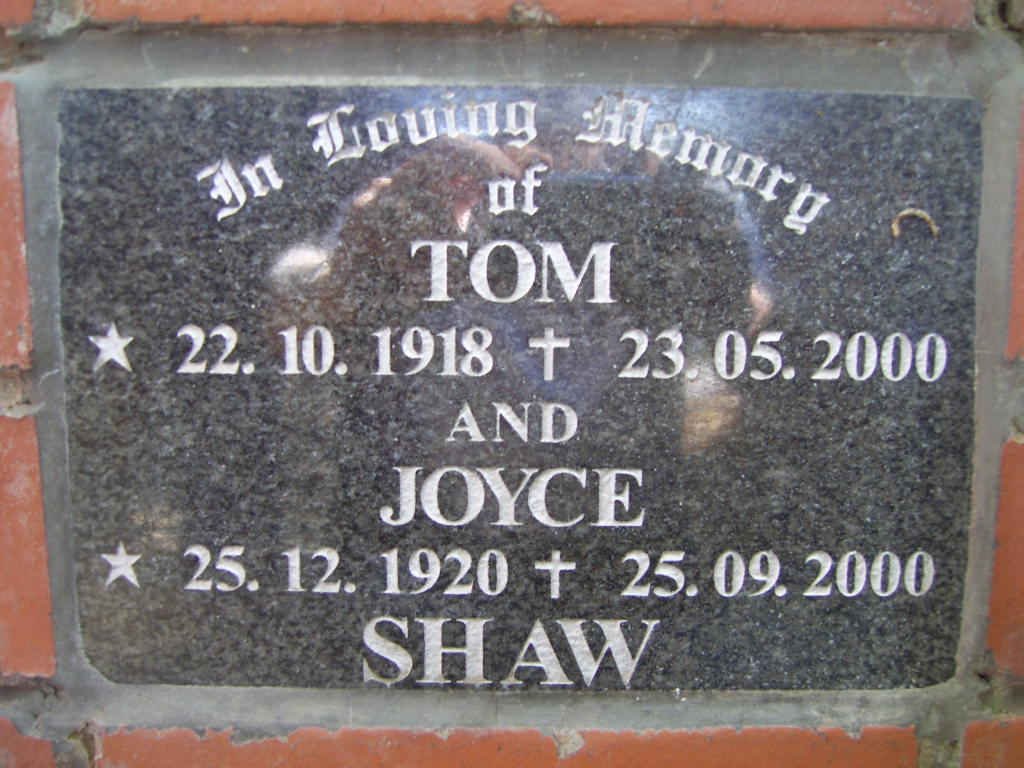 SHAW Tom 1918-2000 &amp; Joyce 1920-2000