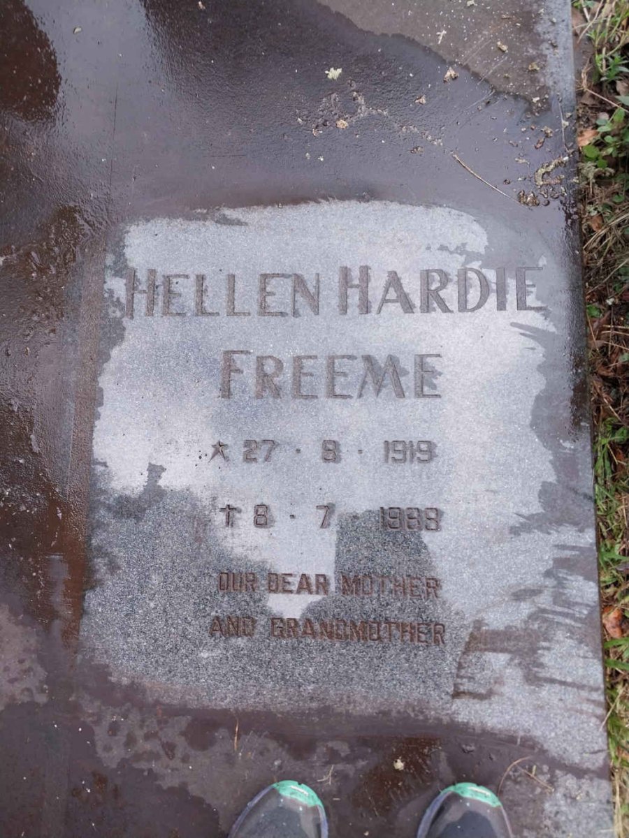 FREEME Robert Peter 1915-1982 & Helen Hardie 1919-1988_2