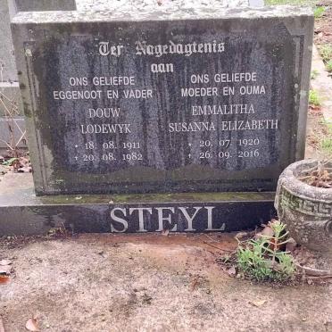STEYL Douw Lodewyk 1911-1982 & Emmalitha Susanna Elizabeth 1920-2016
