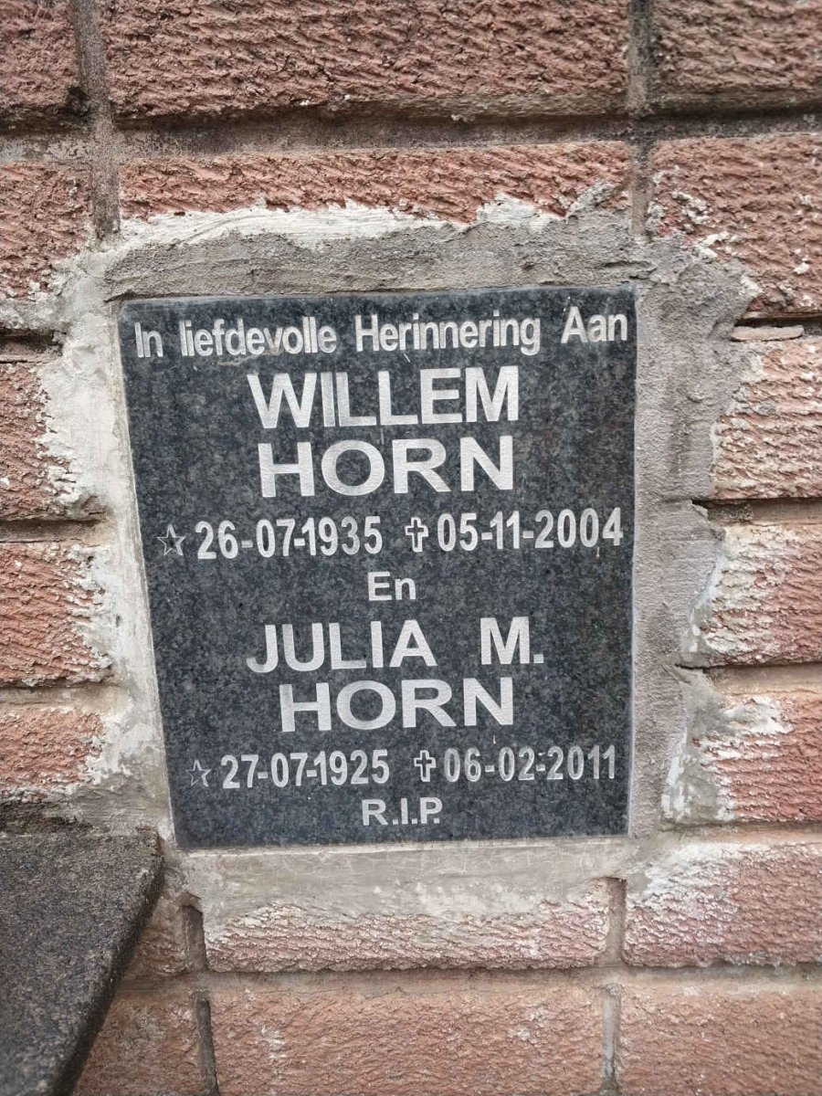 HORN Willem 1935-2004 & Julia M. 1925-2011