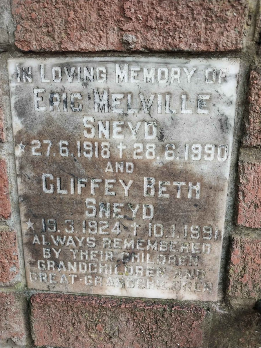 SNEYD Eric Melville 1918-1990 & Cliffey Beth 1924-1991