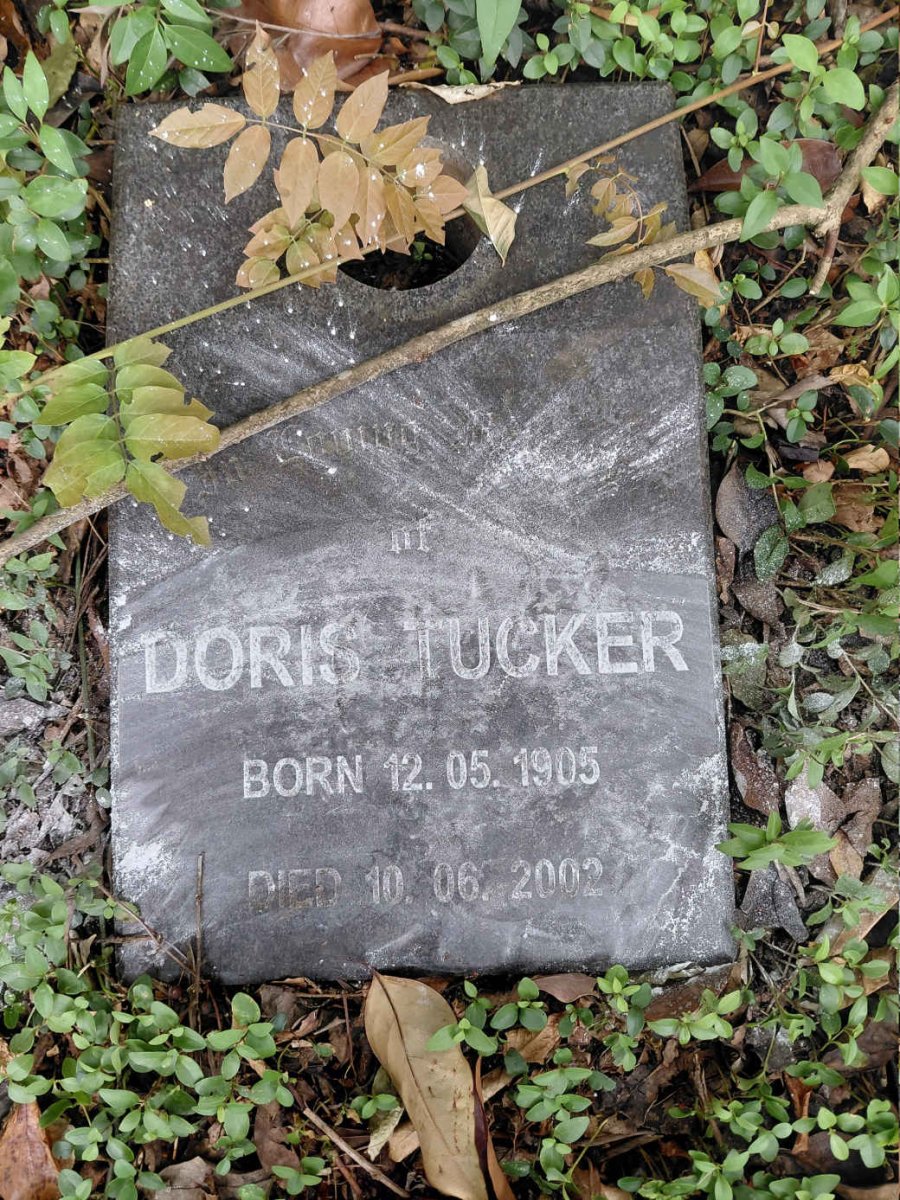 TUCKER Doris 1905-2002