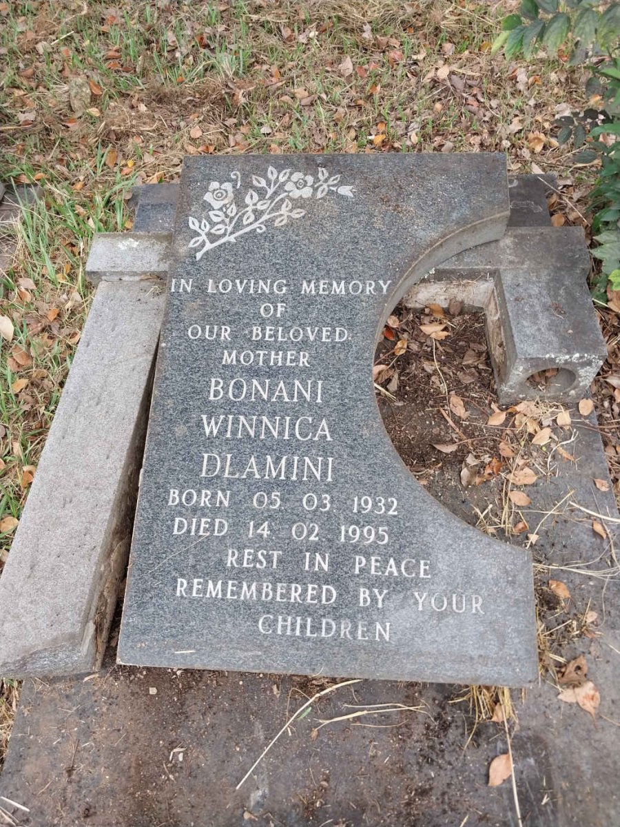 DLAMINI Bonani Winnica 1932-1995