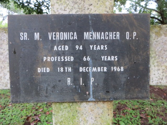 MENNACHER Veronica -1968
