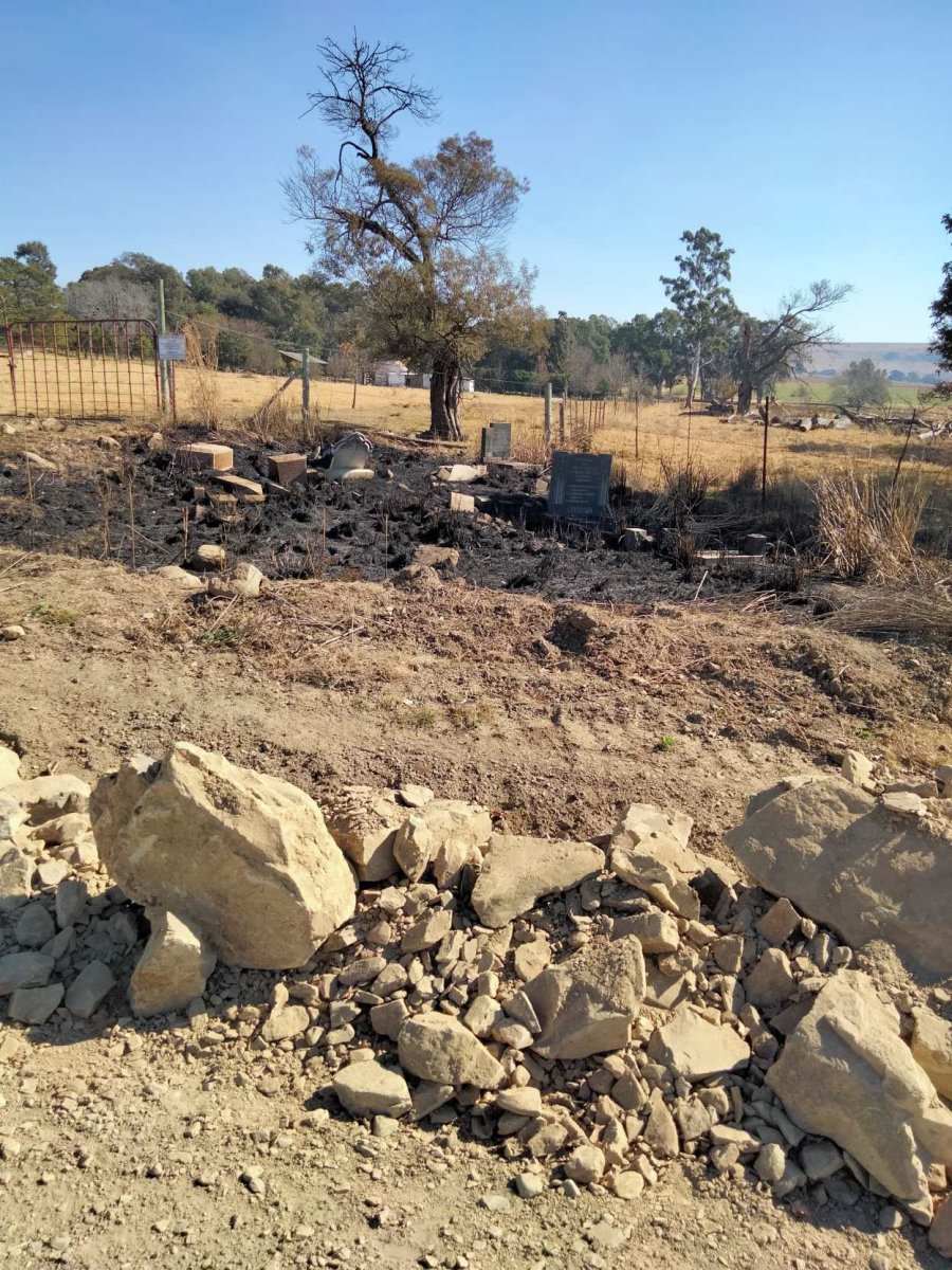 2. Overview of the little cemetery next the road