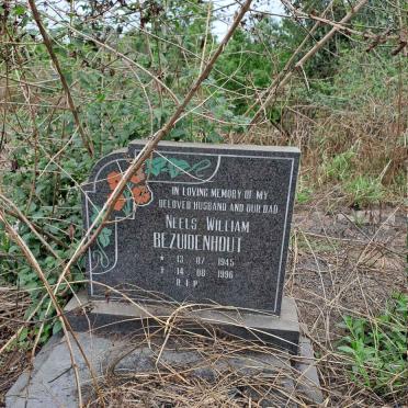BEZUIDENHOUT Neels William 1945-1996