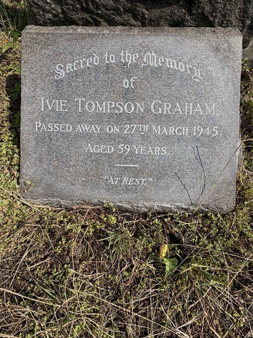 GRAHAM Ivie Tompson -1945
