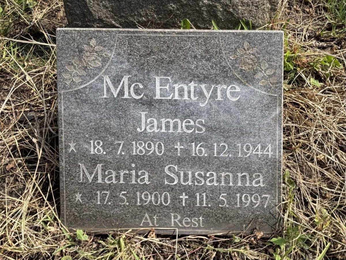 MCENTYRE James 1890-1944 & Maria Susanna 1900-1997