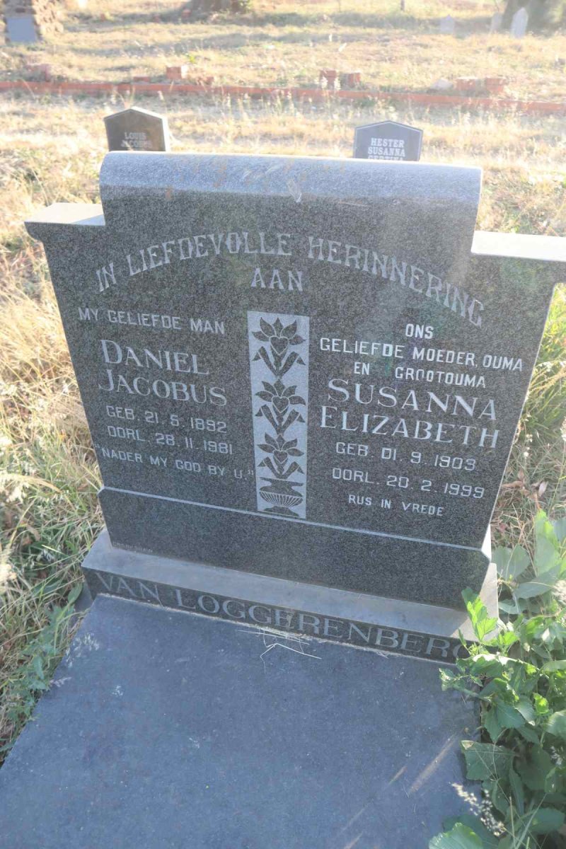 LOGGERENBERG Daniel Jacobus, van 1892-1981 & Susanna Elizabeth 1903-1999